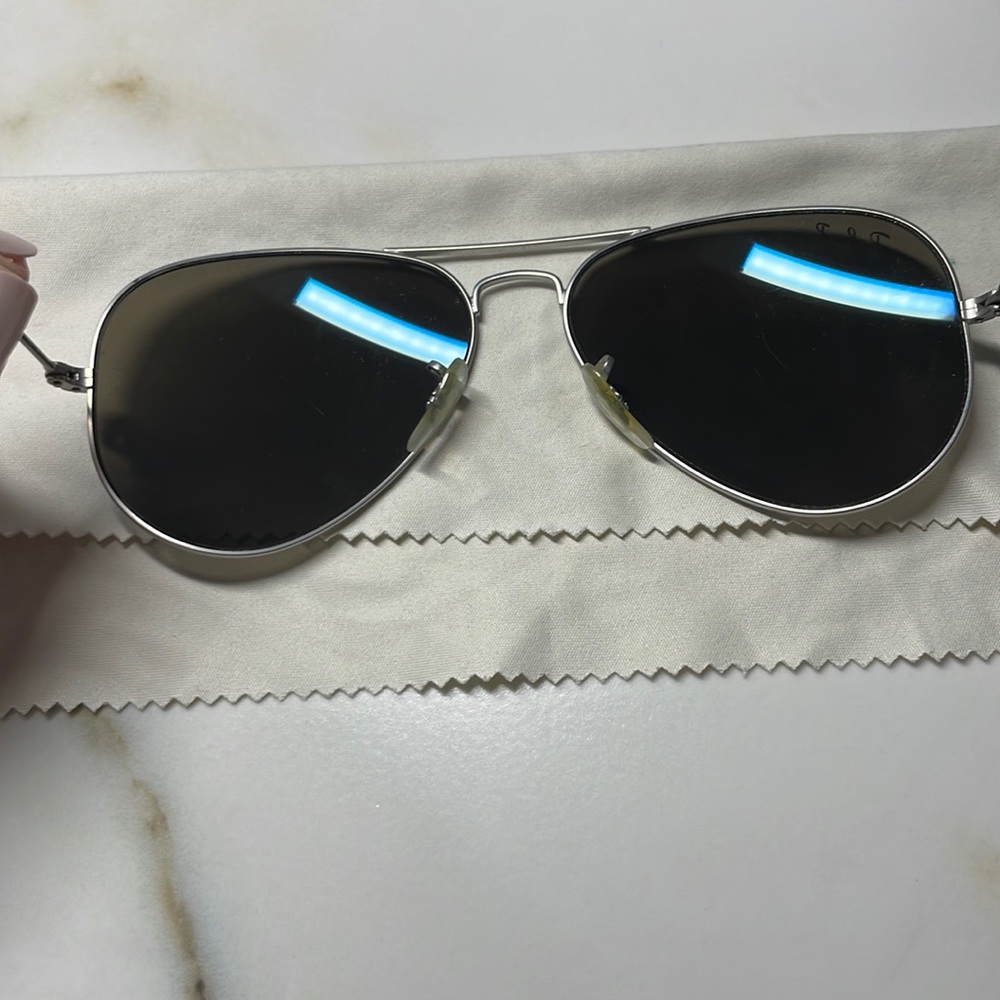 Ray-Ban Aviator Polarized Mirror Sunglasses RB3025 - Picture 4 of 13